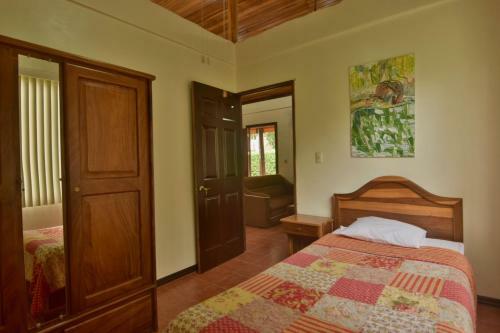 Casa Amarilla