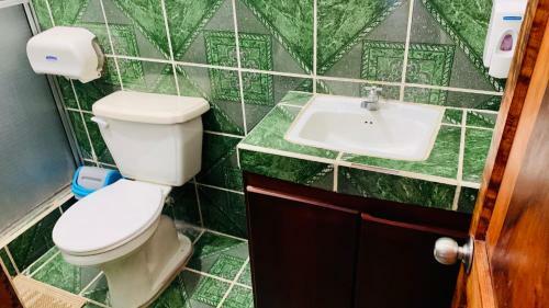Hostal Hotel Cabinas Jacomar