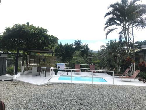 Villa Casa Cristal Con Piscina En P�rez Zeled�n