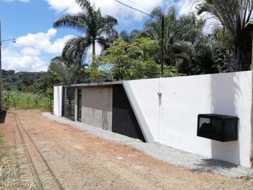 Villa Casa Cristal Con Piscina En P�rez Zeled�n