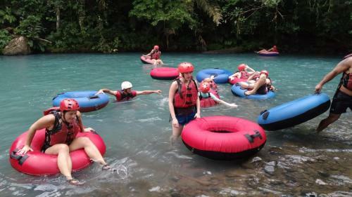 Bed & Breakfast Posada Rio Celeste In