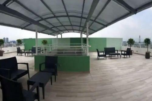 Apartamento Modern Apt Centrally Located W/ Mt. & City Views