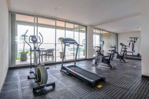 Apartamento Modern Apt Centrally Located W/ Mt. & City Views