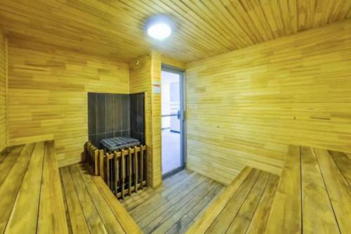 Apartamento Modern Apt Centrally Located W/ Mt. & City Views