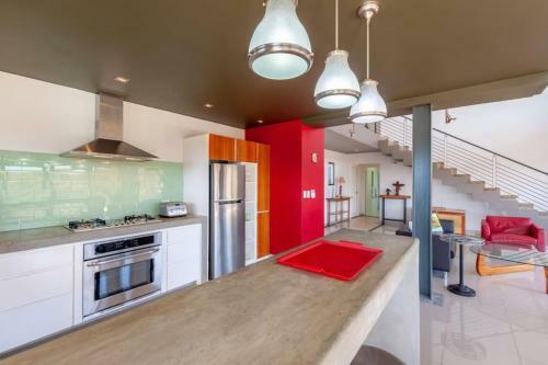 Big Ultramodern Hillside Home With Private Pool And Endless Ocean Views