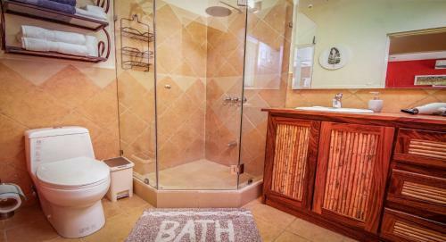 Big Private Home With Pool In Surfside - A Short Walk From The Beach