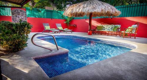 Big Private Home With Pool In Surfside - A Short Walk From The Beach