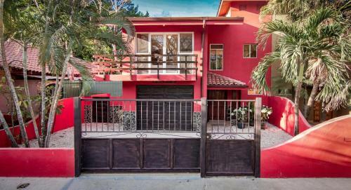 Big Private Home With Pool In Surfside - A Short Walk From The Beach