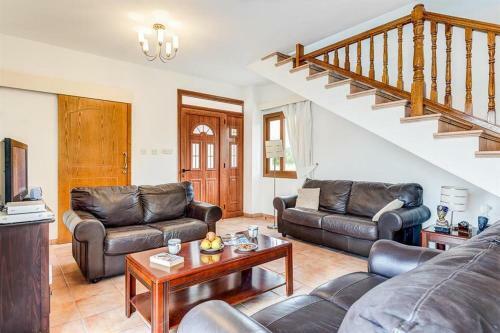 Argaka Villa Sleeps 6 With Pool Air Con And Wifi