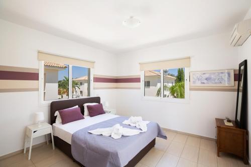 Ayia Napa Villa Sleeps 6 With Pool And Air Con