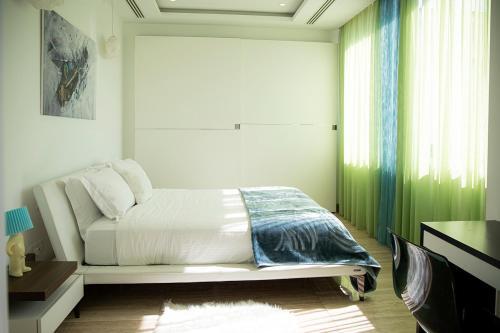 Agios Nikolaos Villa Sleeps 16 With Pool And Air Con