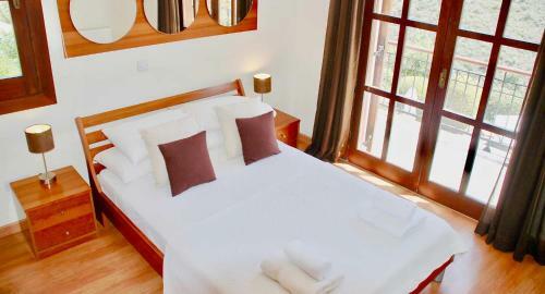 4 Bedroom Villa Thrasos With Private Infinity Pool, Aphrodite Hills Resort