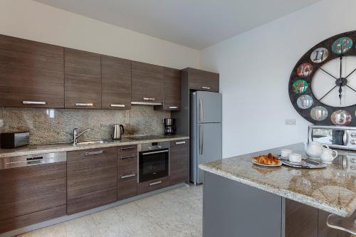 Villa In Kouklia Sleeps 4 Includes Swimming Pool And Air Con