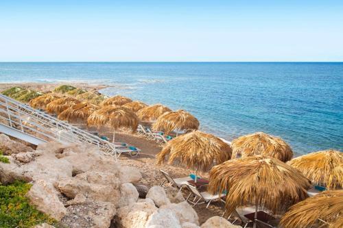 Villa In Kouklia Sleeps 6 Includes Swimming Pool And Air Con 5