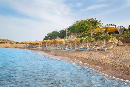 Villa In Kouklia Sleeps 4 Includes Swimming Pool And Air Con 2