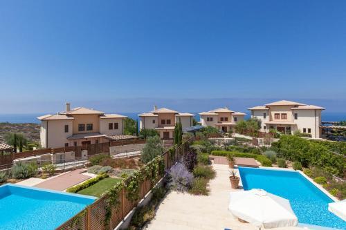 Villa In Kouklia Sleeps 4 Includes Swimming Pool And Air Con 7