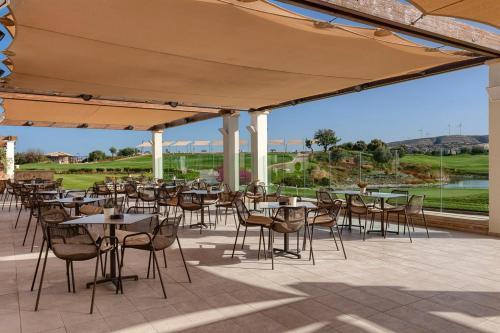 Villa In Kouklia Sleeps 10 Includes Swimming Pool And Air Con 3