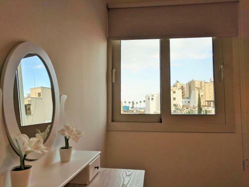 Apartment 22, Center Point