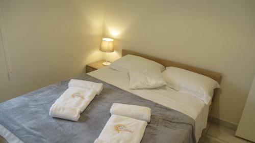 Apartment 22, Center Point