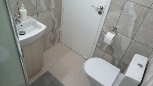 Apartment 22, Center Point