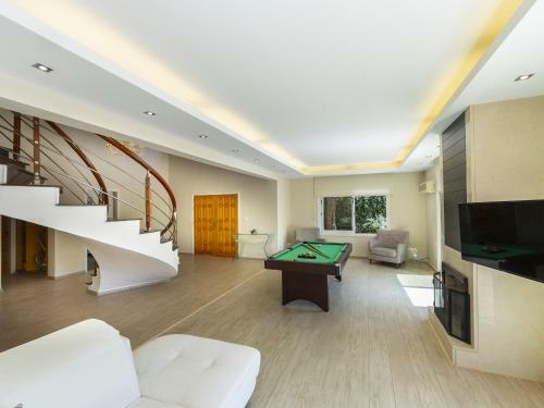 Villa Meneou Seaside Mansion 7