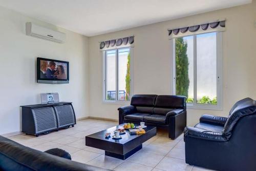 Latchi Villa Sleeps 6 With Pool Air Con And Wifi