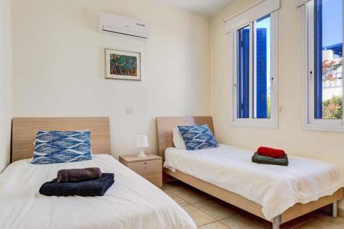 Latchi Villa Sleeps 6 With Pool Air Con And Wifi