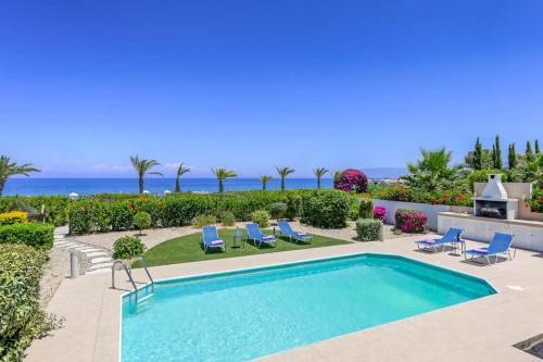 Latchi Villa Sleeps 6 With Pool Air Con And Wifi