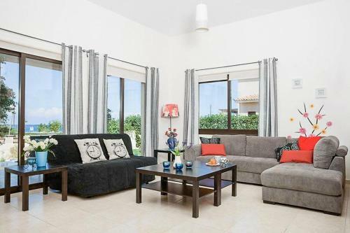 Latchi Villa Sleeps 5 With Pool Air Con And Wifi