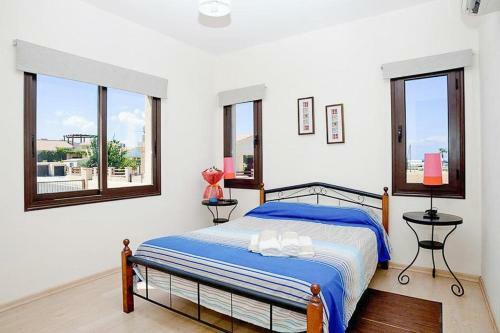 Latchi Villa Sleeps 5 With Pool Air Con And Wifi