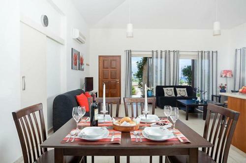 Latchi Villa Sleeps 5 With Pool Air Con And Wifi