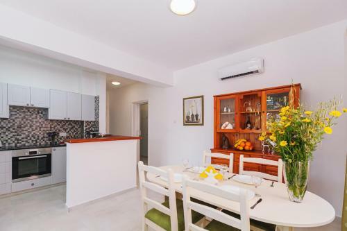 Apartamento 2 Beds Pool View Apt In Paradise Garden 3, Kato Paphos