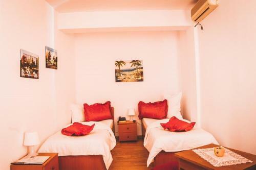 Hotel Roxy & Maryo