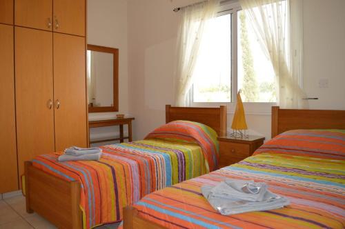 Pegeia Villa Sleeps 6 With Pool And Air Con