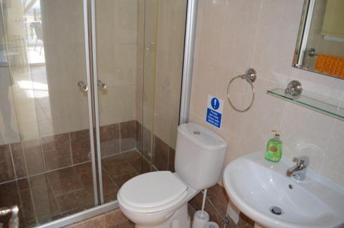 Pegeia Villa Sleeps 6 With Pool And Air Con