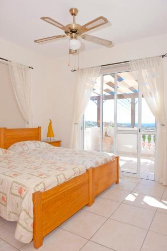 Pegeia Villa Sleeps 6 With Pool And Air Con