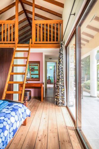 Pegeia Villa Sleeps 15 With Pool And Air Con