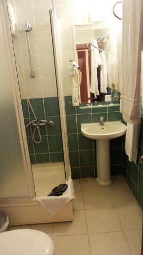 Kasgar Court Hotel