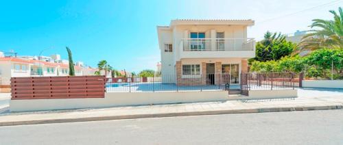 Four Bedrooms Villa 1256