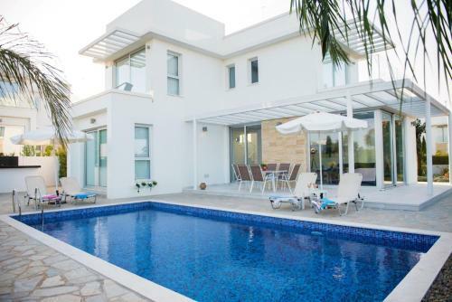 Travertine Cove Villa