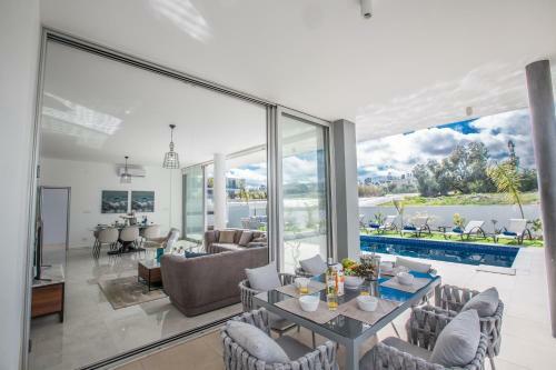 Oli Vine Villas