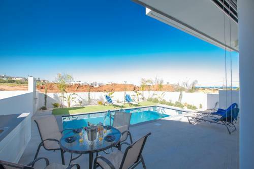 Oli Vine Villas