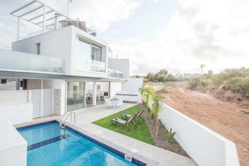 Oli Vine Villas