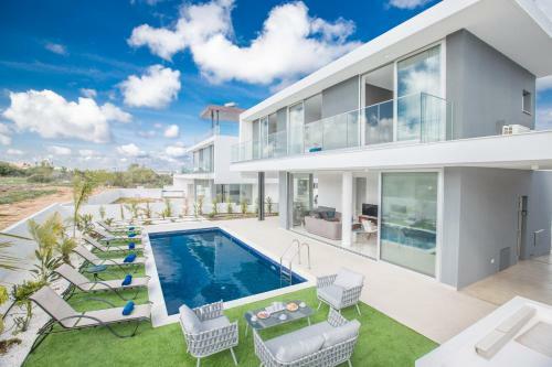 Oli Vine Villas