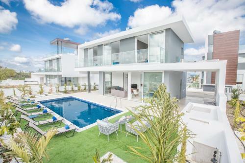 Oli Vine Villas