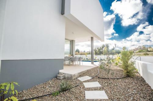 Oli Vine Villas