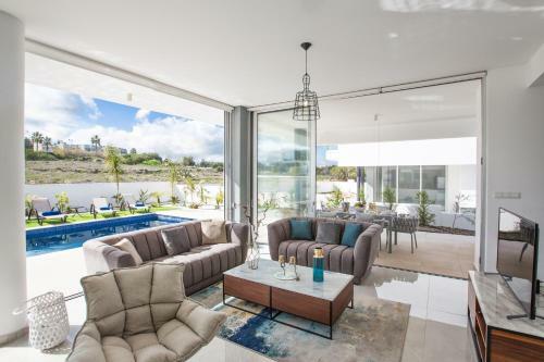 Oli Vine Villas