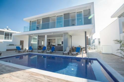 Oli Vine Villas