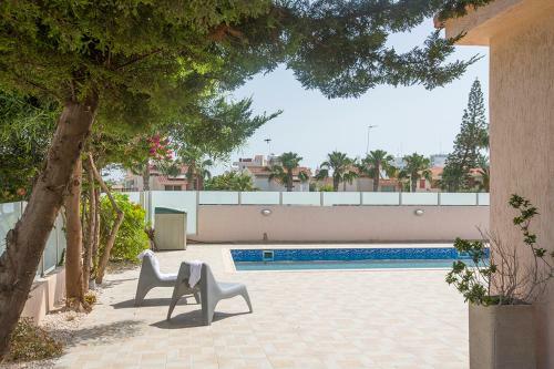 Villa In Protaras Sleeps 6 Includes Swimming Pool And Air Con 5