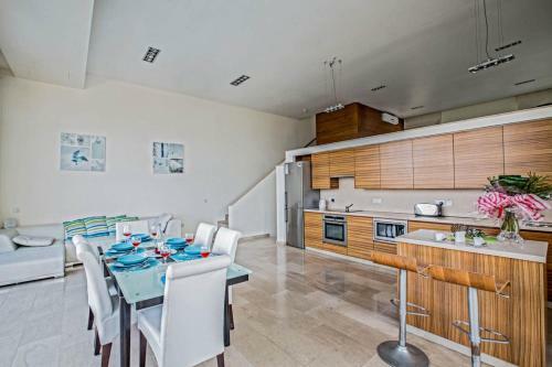 Villa In Protaras Sleeps 8 Includes Swimming Pool And Air Con 8